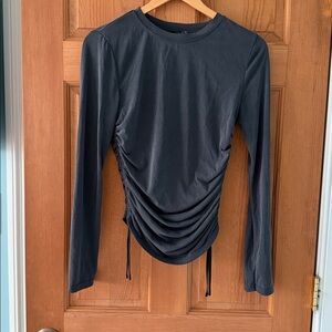 Alice + Olivia Size M Percy Gray Long Sleeve Crewneck Ruched Cropped Top NWT